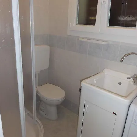 In 37070 Апартаменты