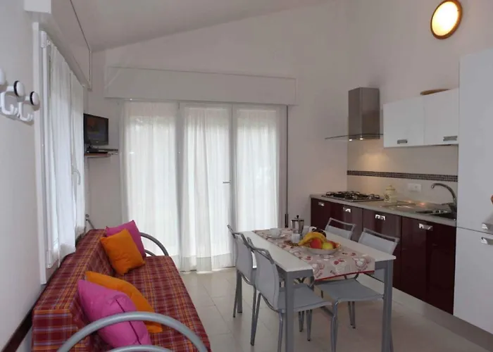 Apartment In 37070 *